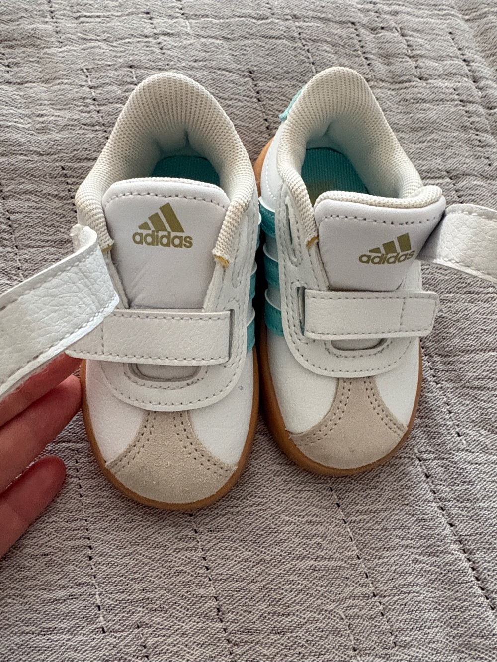 Adidas Toddler VI Court 3.0 Shoes Size 5 NWOT - Picture 2 of 4